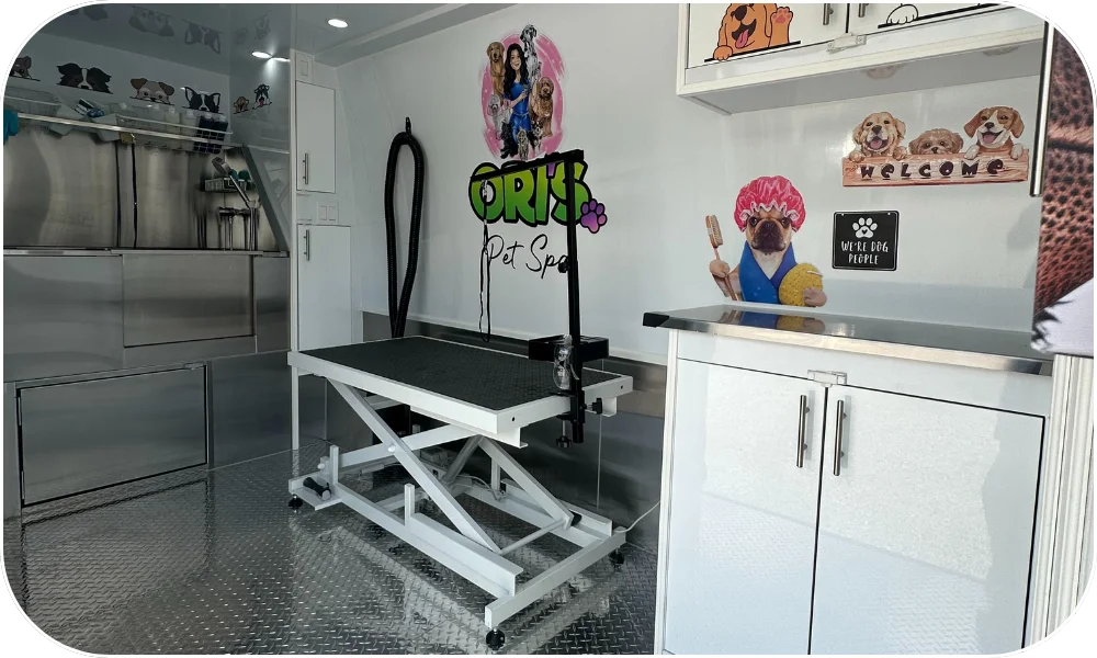 Inside the van, mobile pet grooming Tampa - Ori´s Pet Spa